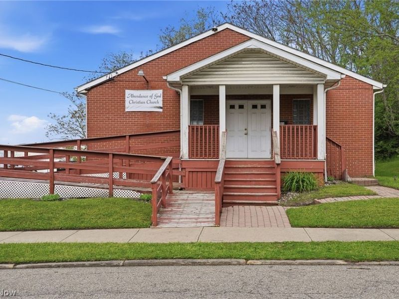 611 Hartford Avenue SE, Canton, OH 44707 Photo 3