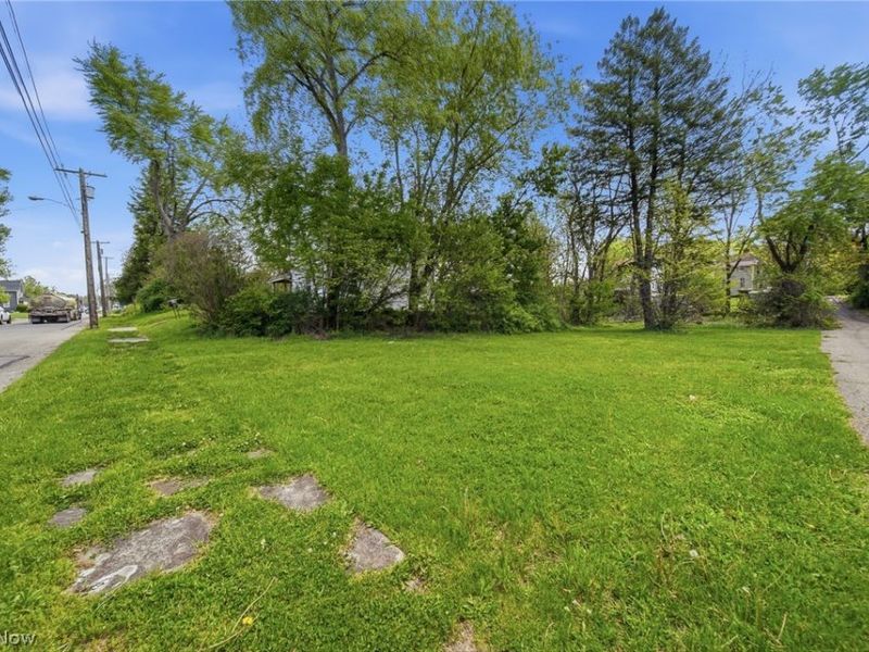 611 Hartford Avenue SE, Canton, OH 44707 Photo 32