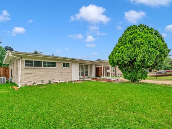 1614 Briarwood Lane, Irving, TX 75061