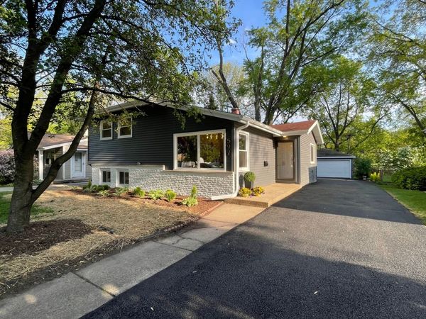 597 Lowden Avenue , Glen Ellyn, IL 60137