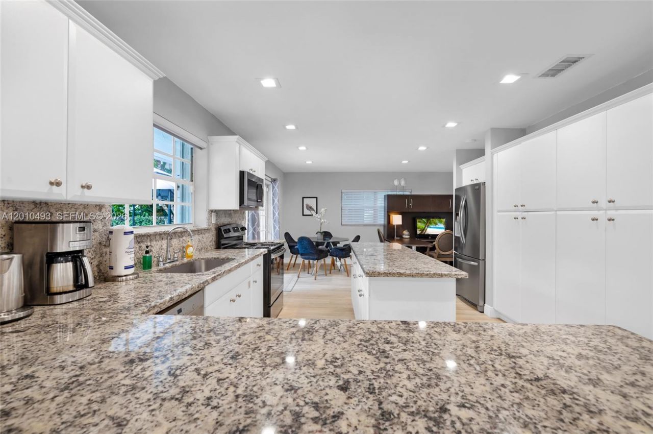 7711 Coquina Dr , North Bay Village, FL 33141 Photo