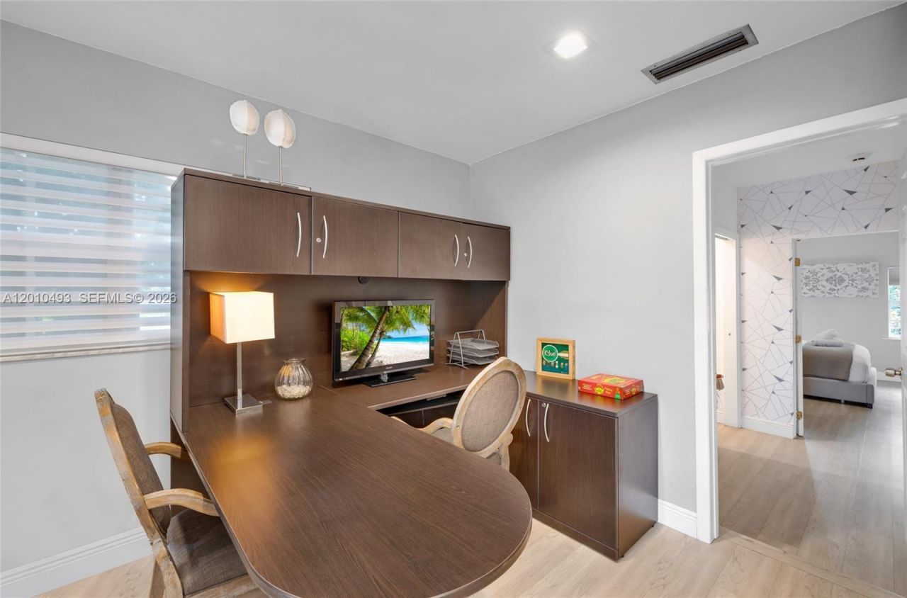 7711 Coquina Dr , North Bay Village, FL 33141 Photo