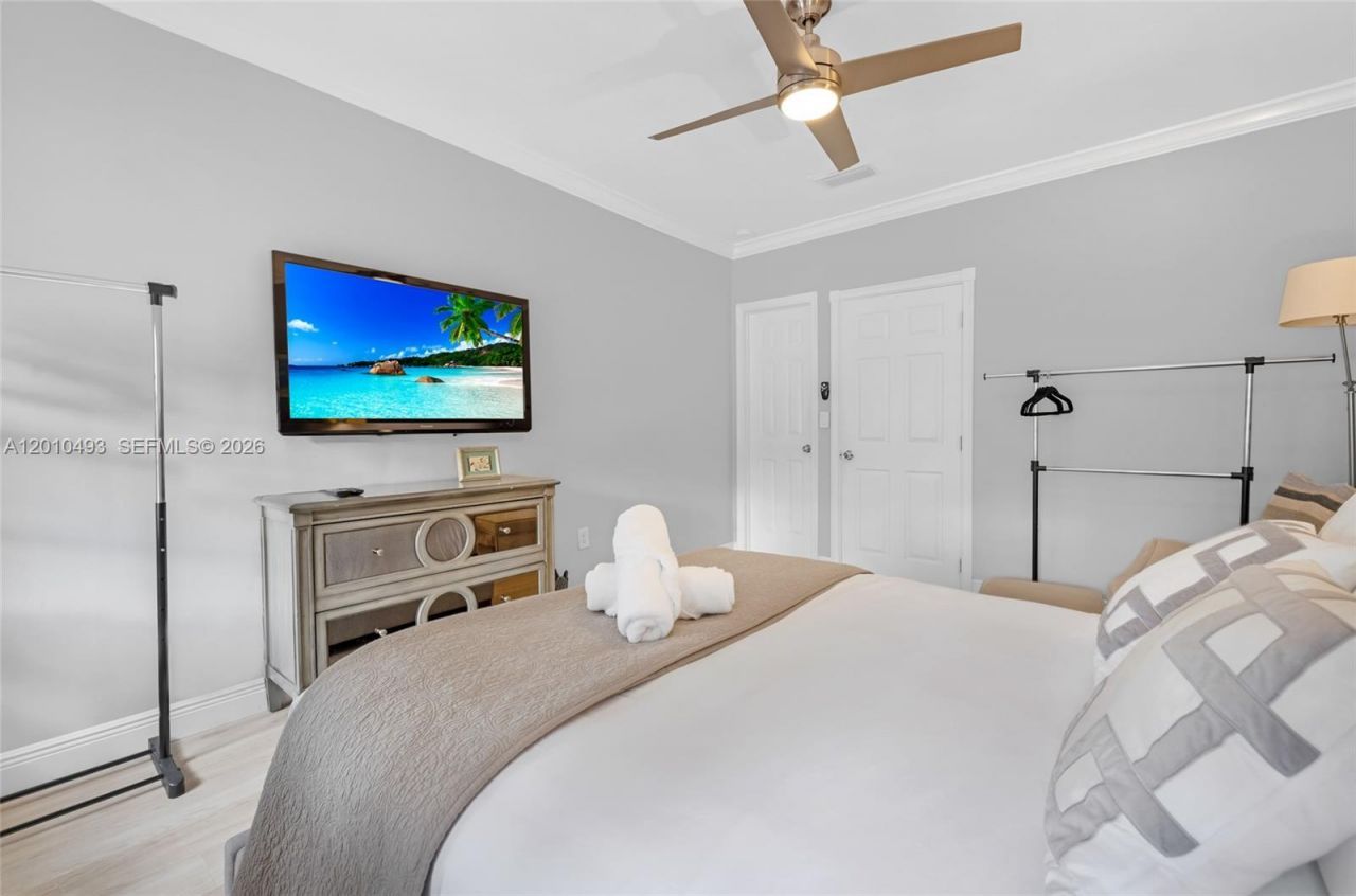 7711 Coquina Dr , North Bay Village, FL 33141 Photo