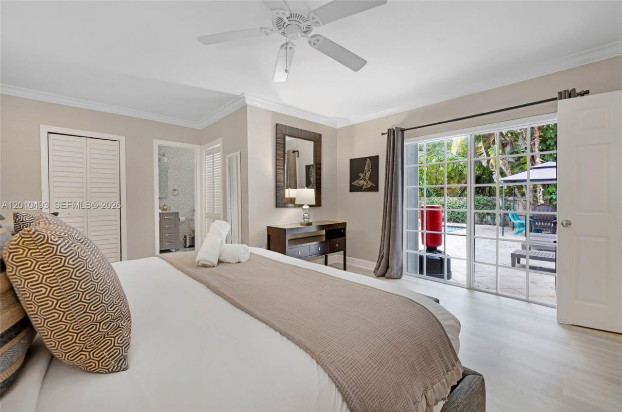 7711 Coquina Dr , North Bay Village, FL 33141 Photo