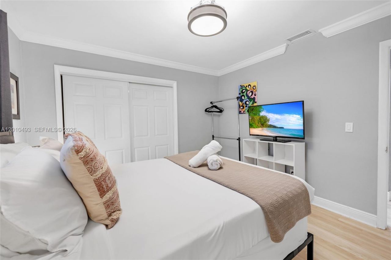 7711 Coquina Dr , North Bay Village, FL 33141 Photo