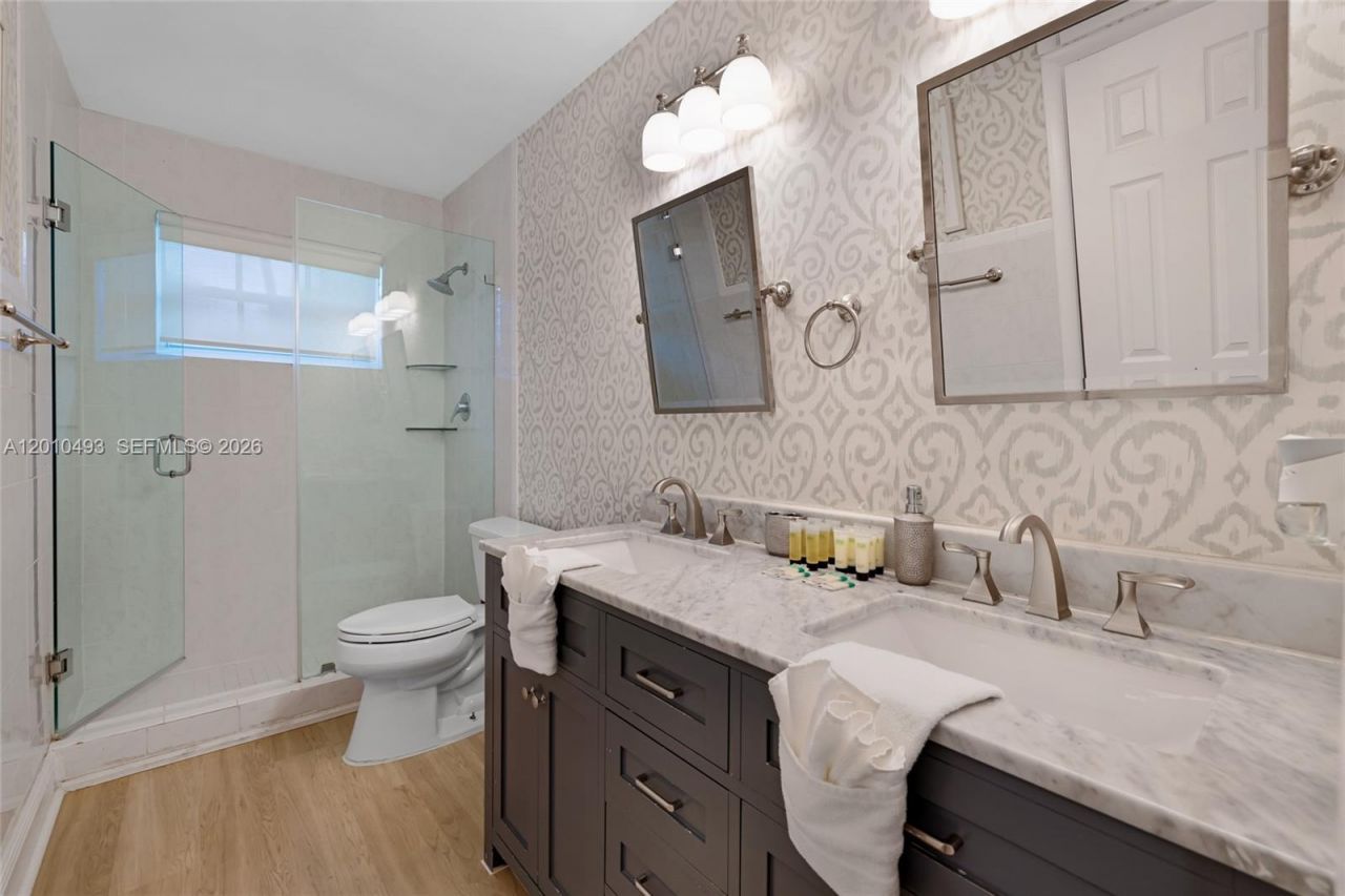 7711 Coquina Dr , North Bay Village, FL 33141 Photo