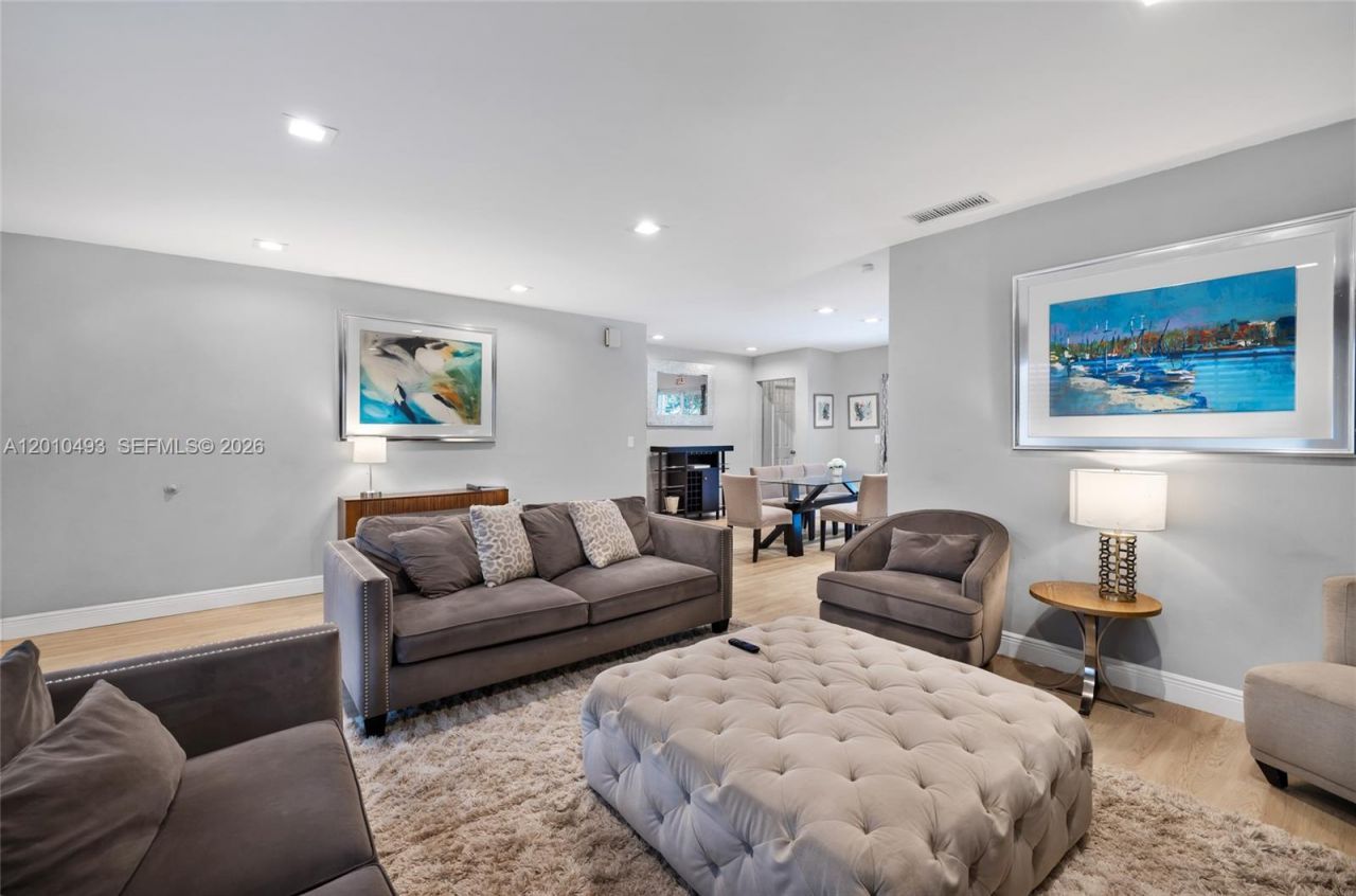 7711 Coquina Dr , North Bay Village, FL 33141 Photo