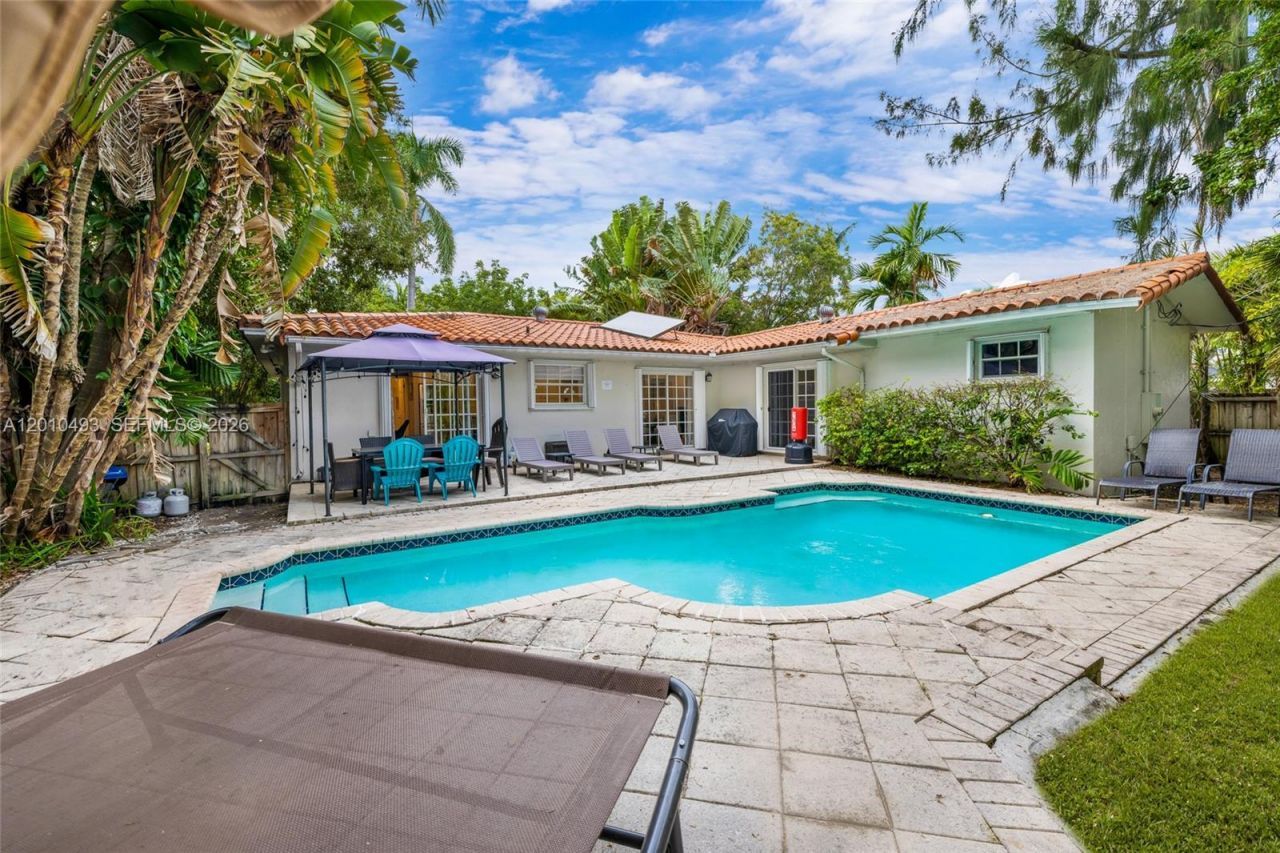 7711 Coquina Dr , North Bay Village, FL 33141 Photo