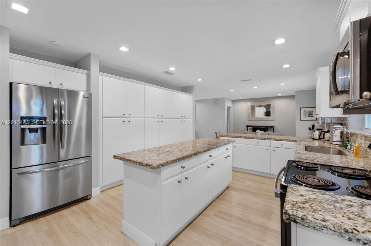 7711 Coquina Dr , North Bay Village, FL 33141 Photo
