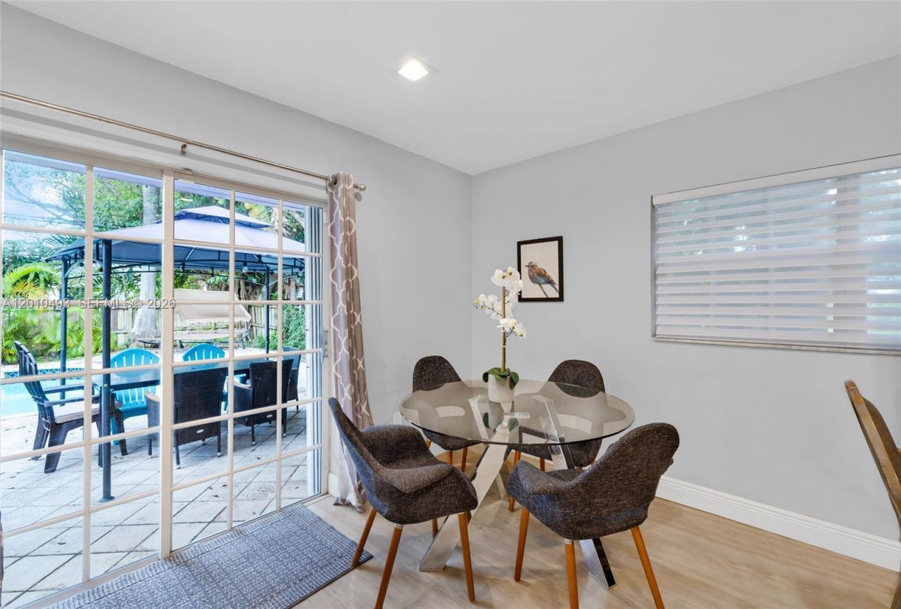 7711 Coquina Dr , North Bay Village, FL 33141 Photo