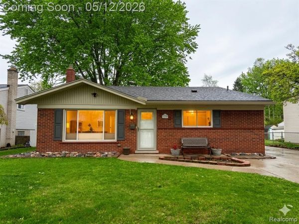 35960 Carlisle Street, Clinton Twp, MI 48035