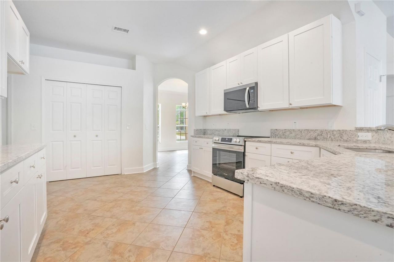18013 Forest Retreat Lane, Tampa, FL 33647 Photo