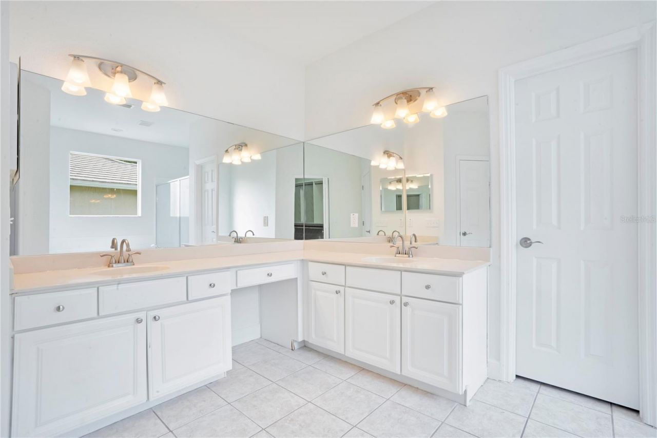 18013 Forest Retreat Lane, Tampa, FL 33647 Photo