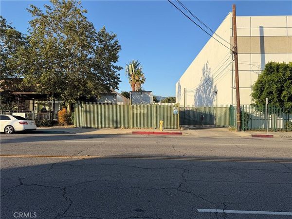 1423 Truman St, San Fernando, CA 91340