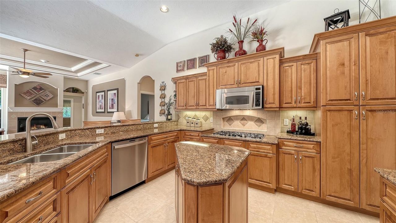 7507 Abbey Glen, Bradenton, FL 34202 Photo
