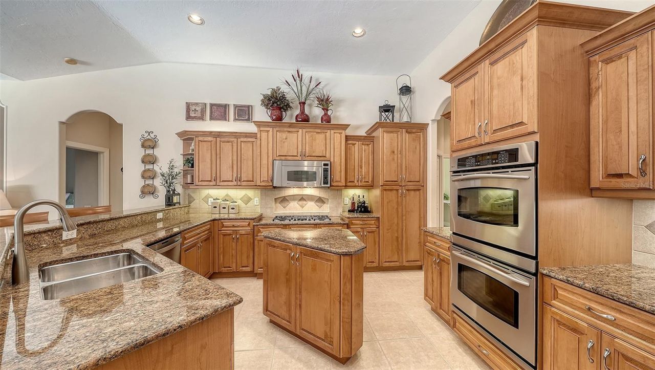 7507 Abbey Glen, Bradenton, FL 34202 Photo
