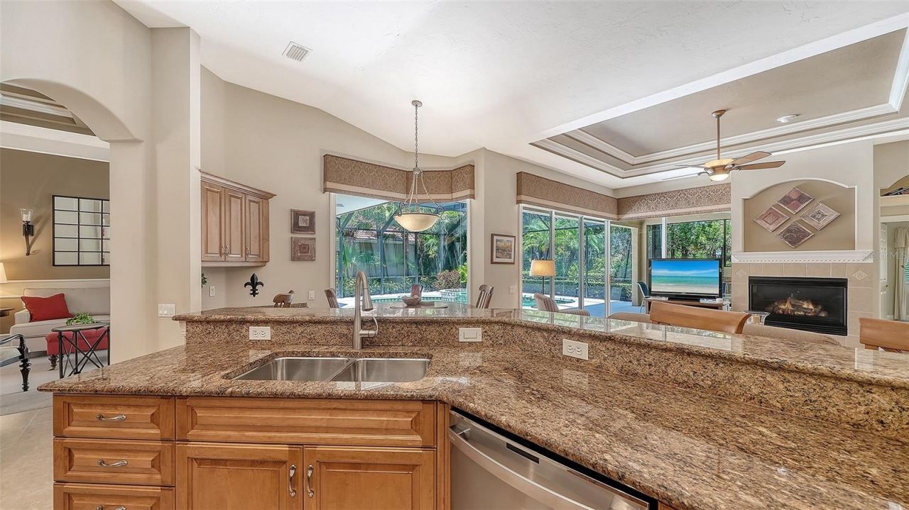 7507 Abbey Glen, Bradenton, FL 34202 Photo