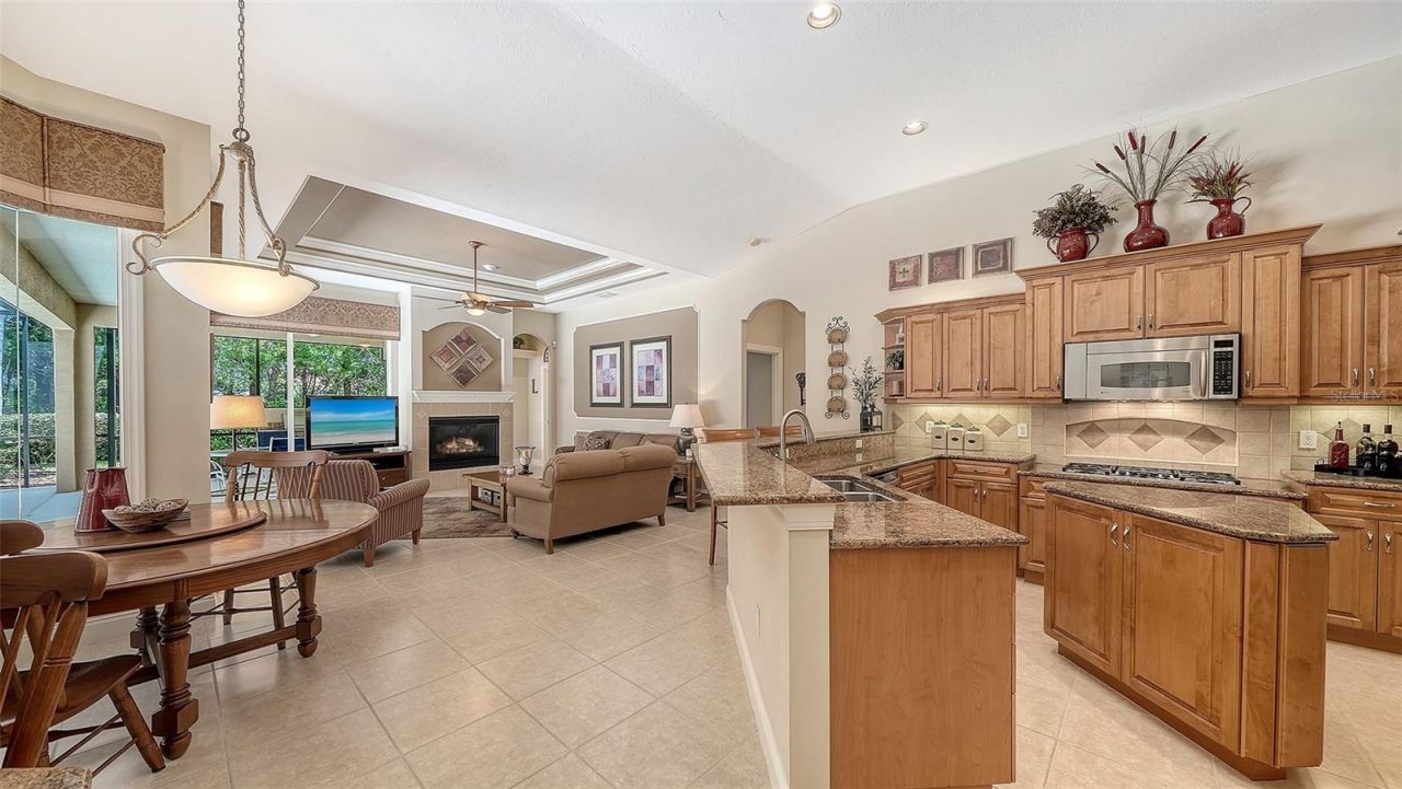 7507 Abbey Glen, Bradenton, FL 34202 Photo
