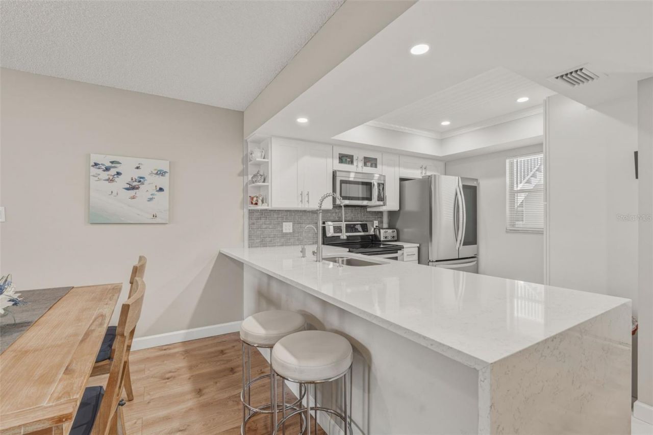 1520 Glen Oaks Drive E, Unit 247, Sarasota, FL 34232 Photo