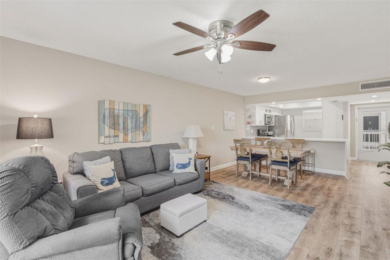1520 Glen Oaks Drive E, Unit 247, Sarasota, FL 34232 Photo