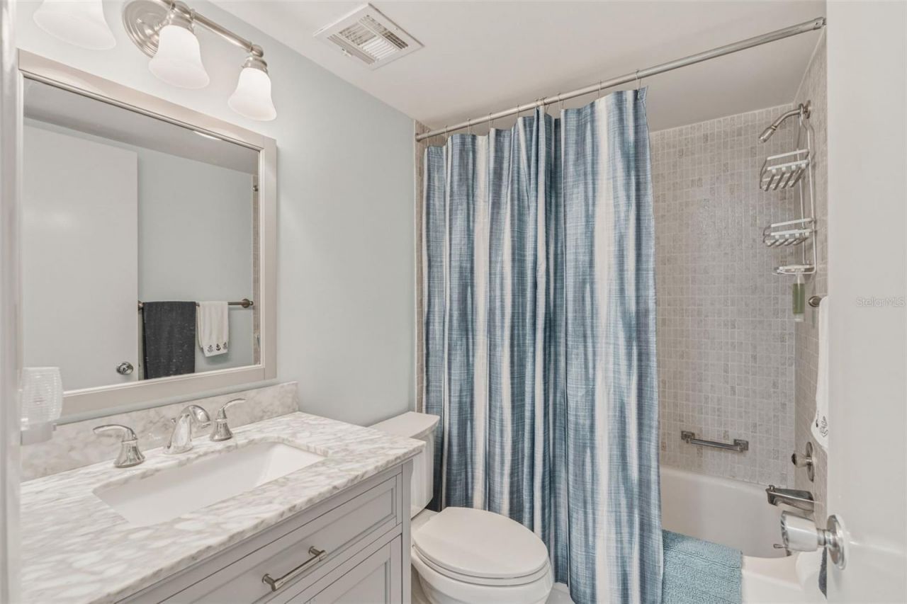 1520 Glen Oaks Drive E, Unit 247, Sarasota, FL 34232 Photo