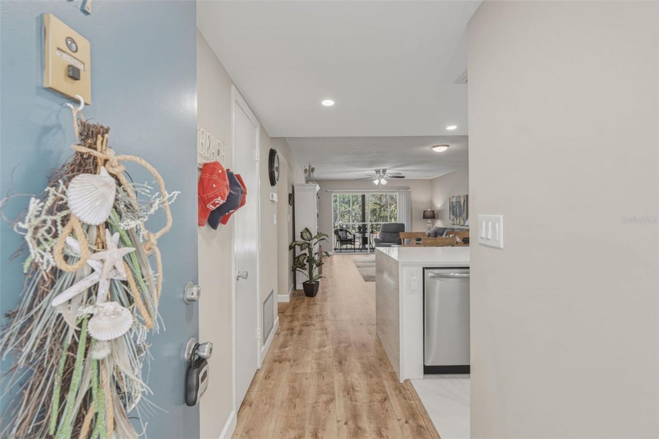 1520 Glen Oaks Drive E, Unit 247, Sarasota, FL 34232 Photo