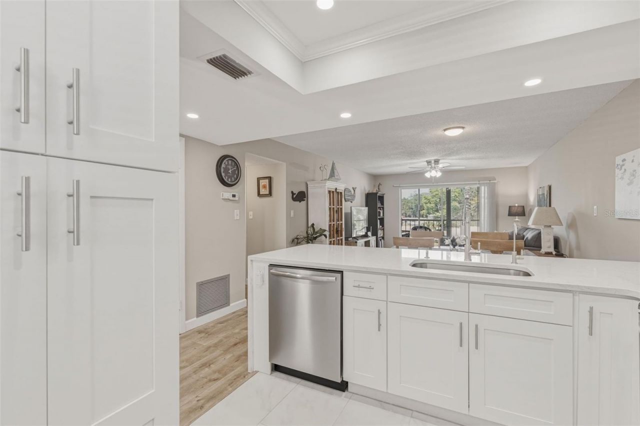 1520 Glen Oaks Drive E, Unit 247, Sarasota, FL 34232 Photo