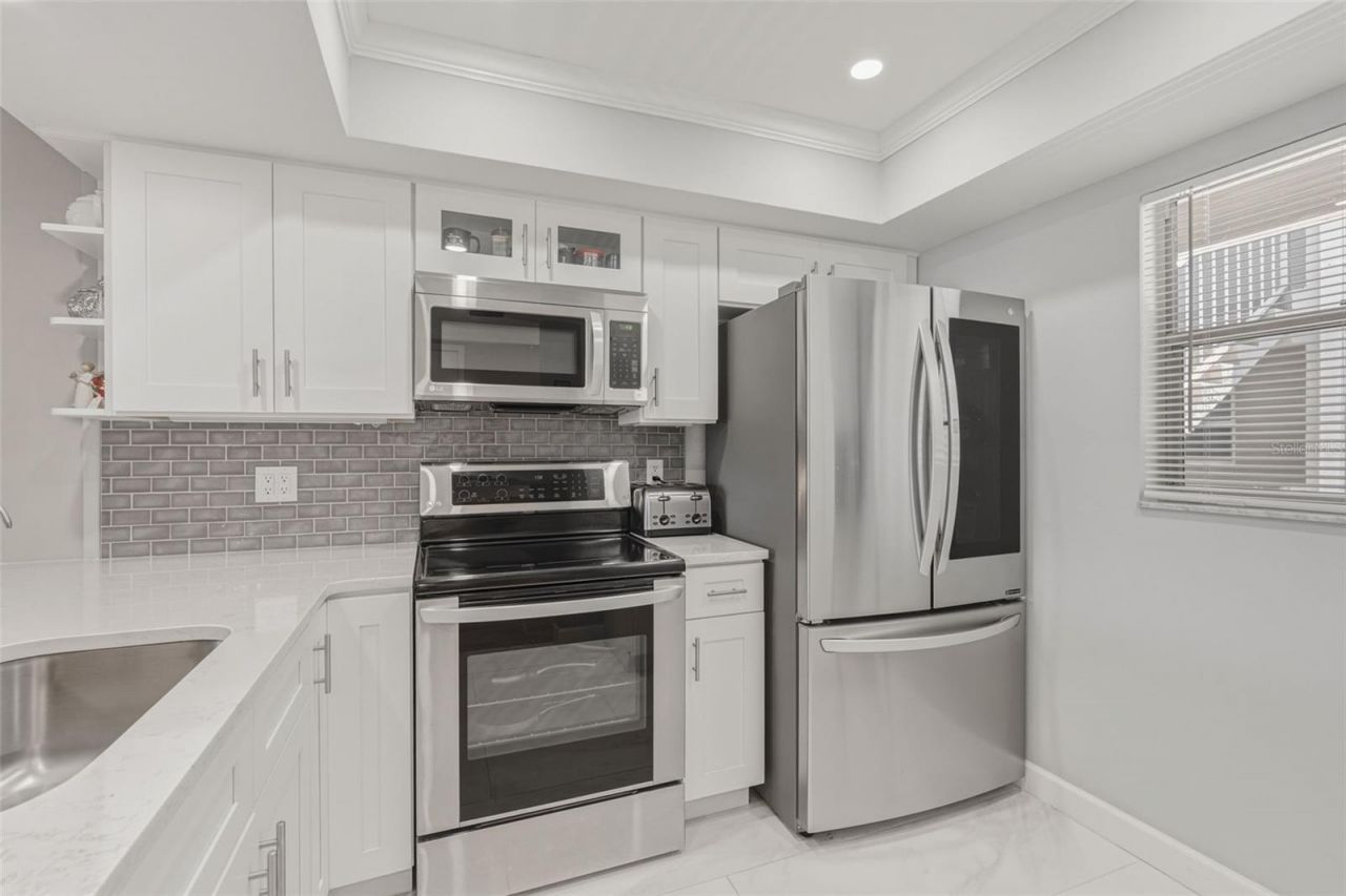 1520 Glen Oaks Drive E, Unit 247, Sarasota, FL 34232 Photo