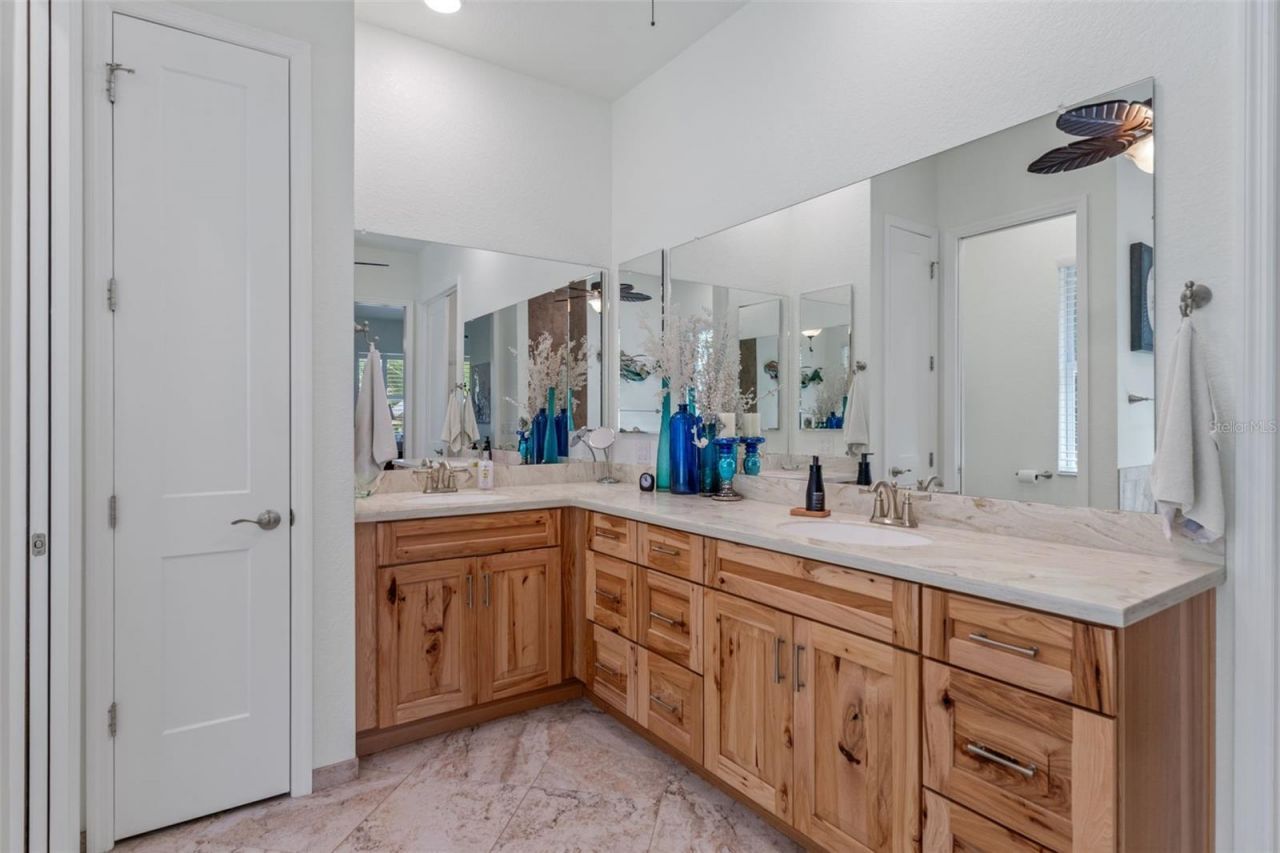 6762 E Richard Drive, Weeki Wachee, FL 34607 Photo