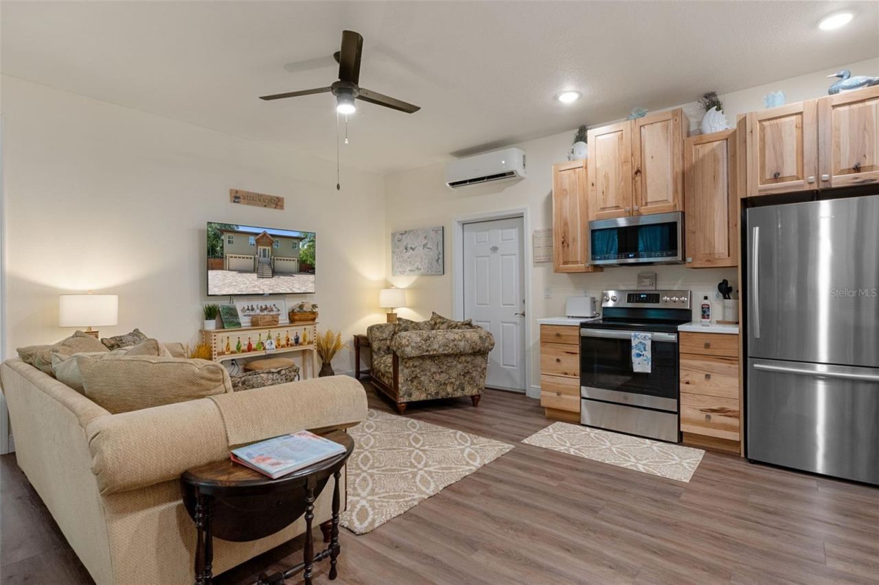 6762 E Richard Drive, Weeki Wachee, FL 34607 Photo