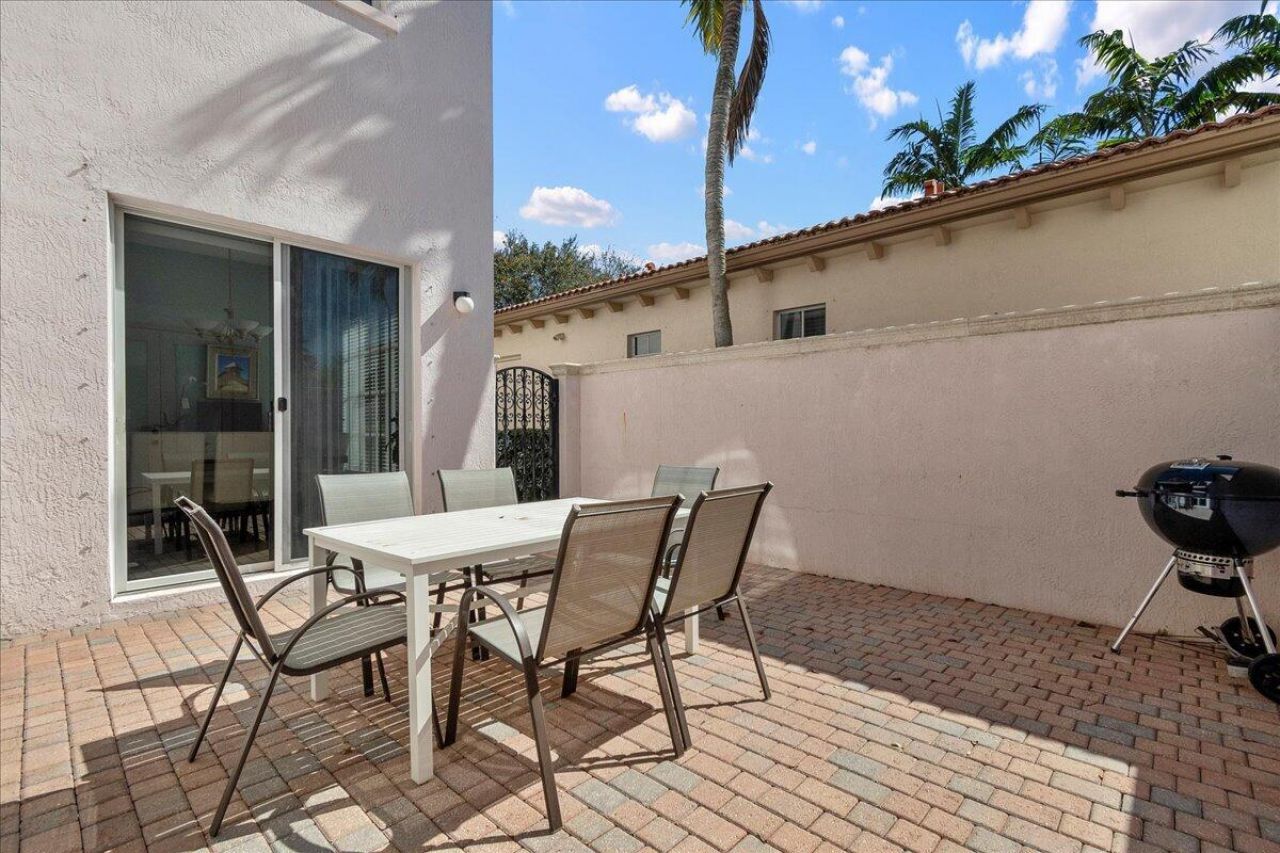 82 Stoney Drive, Palm Beach Gardens, FL 33410 Photo