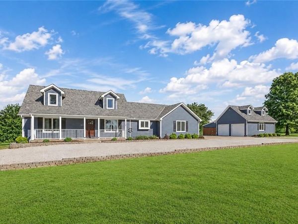 4000 W 215TH Street, Bucyrus, KS 66013