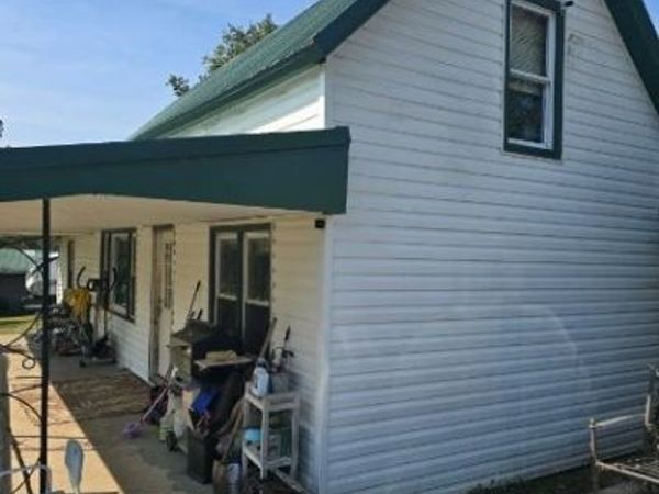 20632 Seals Road, Versailles, MO 65084