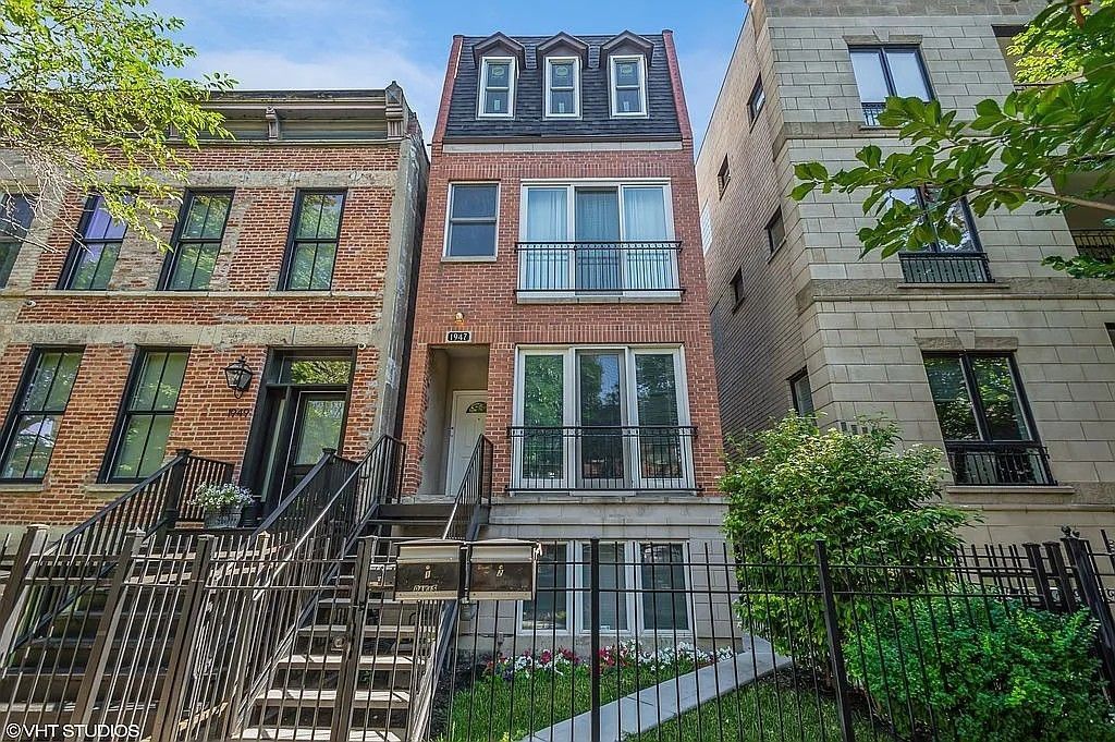 1947 N Wilmot Avenue, Unit 2, Chicago, IL 60647 Main Photo