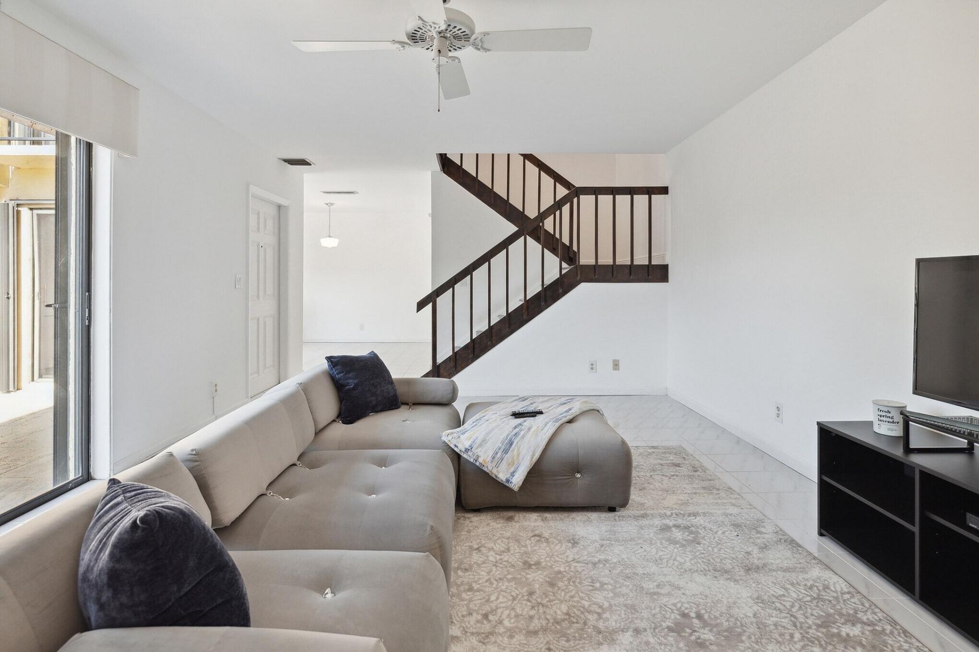 564 Springdale Circle, Palm Springs, FL 33461 Photo