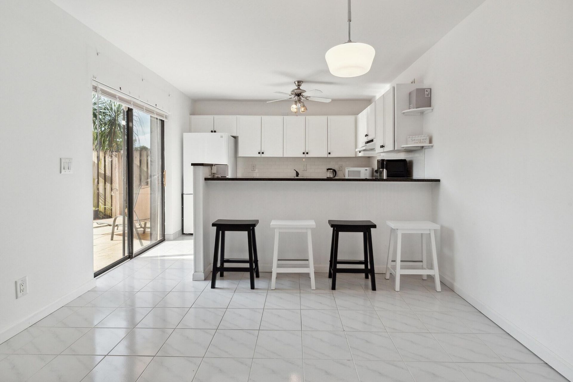 564 Springdale Circle, Palm Springs, FL 33461 Photo