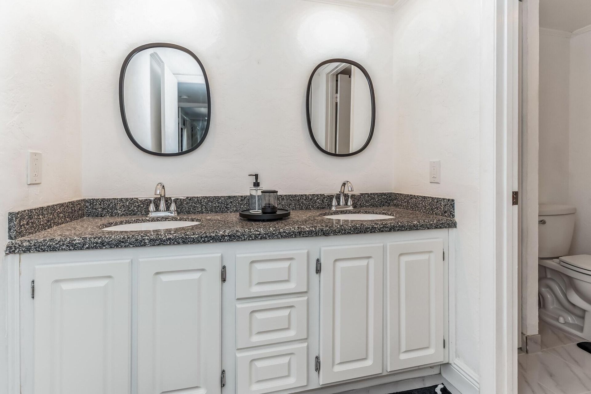 564 Springdale Circle, Palm Springs, FL 33461 Photo