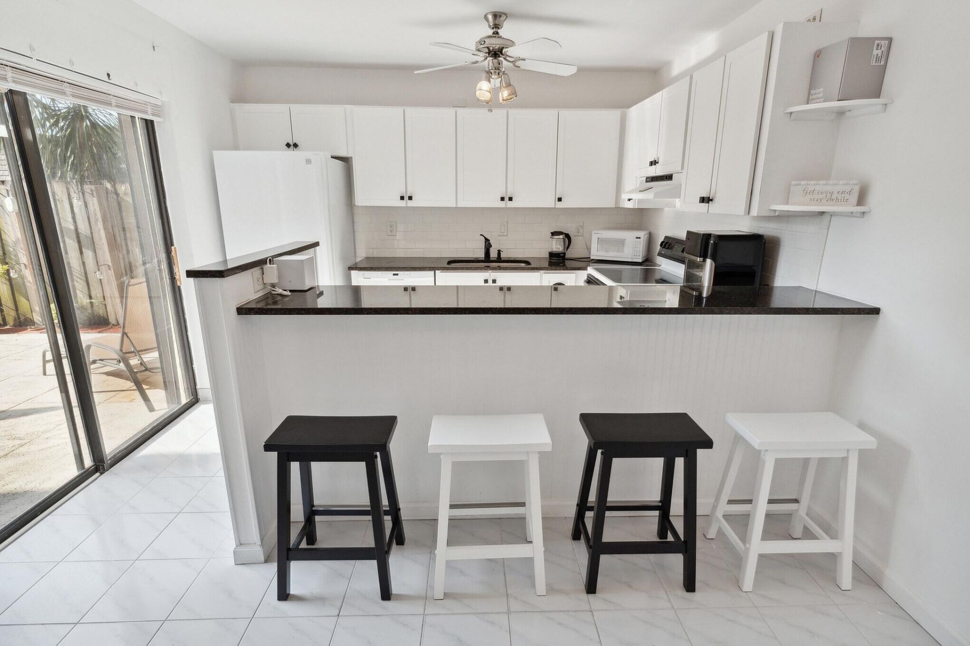 564 Springdale Circle, Palm Springs, FL 33461 Photo