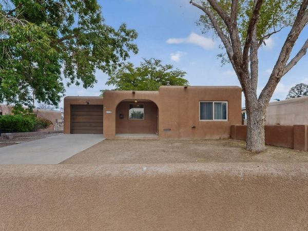434 Chama Street NE, Albuquerque, NM 87108