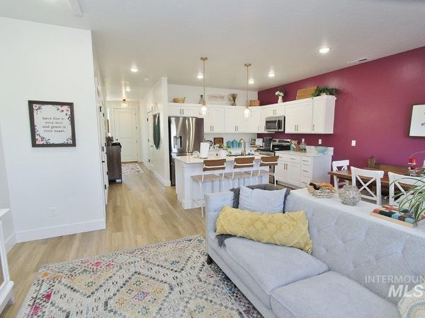 107 N Trifecta Lane, Nampa, ID 83651
