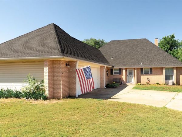 2014 E Canadian Court Terrace, Mustang, OK 73064