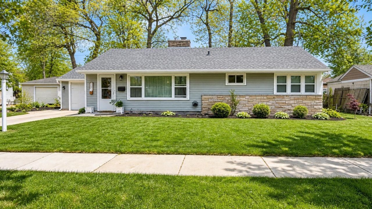 233 N Ernest Street, Griffith, IN 46319 Main Photo