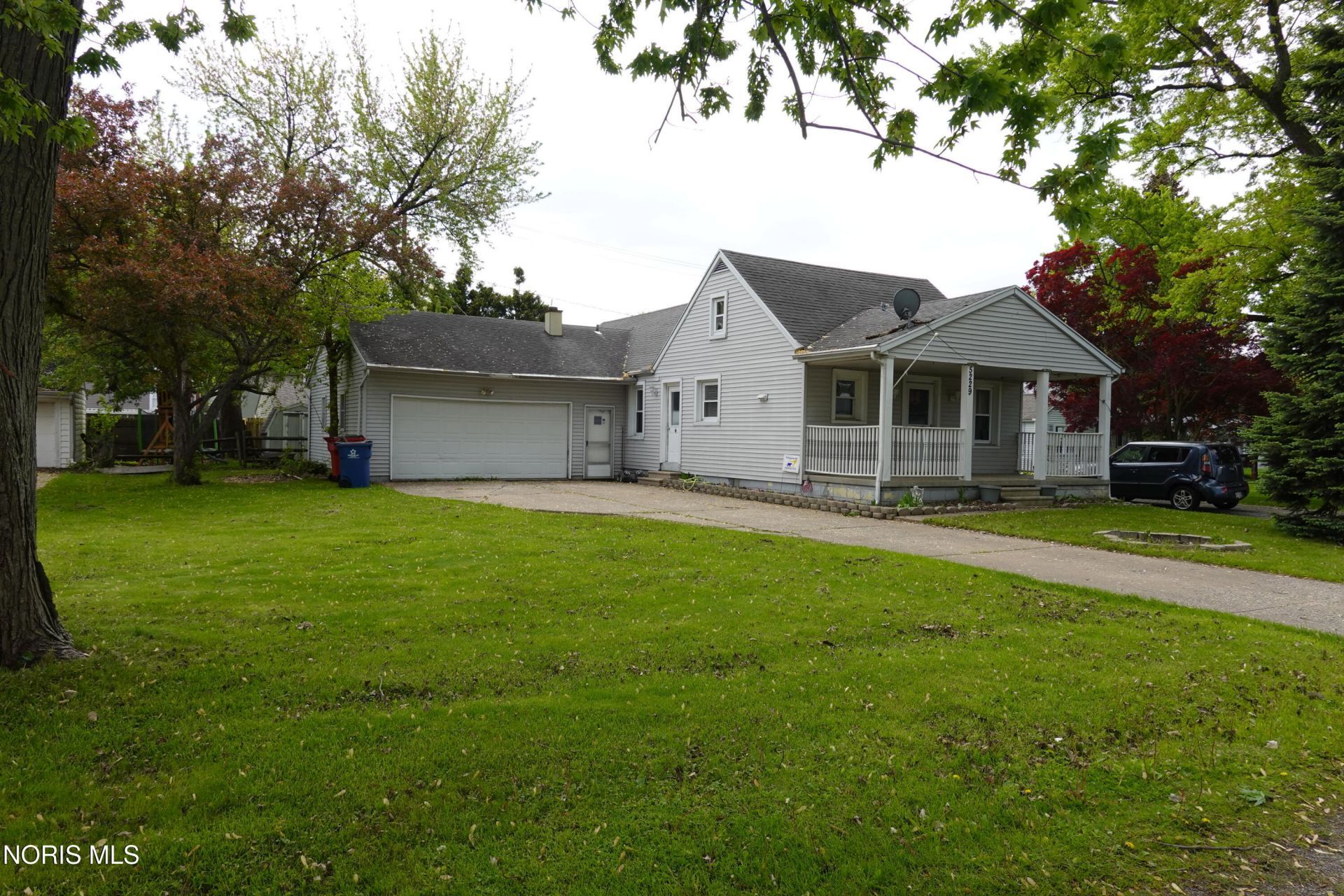 5229 Pageland Drive, Toledo, OH 43611 Main Photo