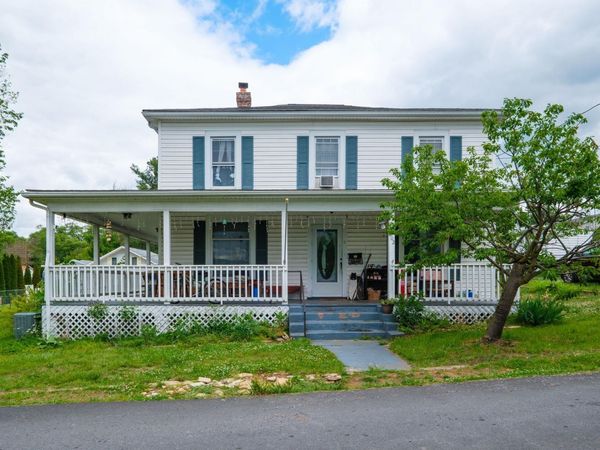 602 FIRST ST, Shenandoah, VA 22849
