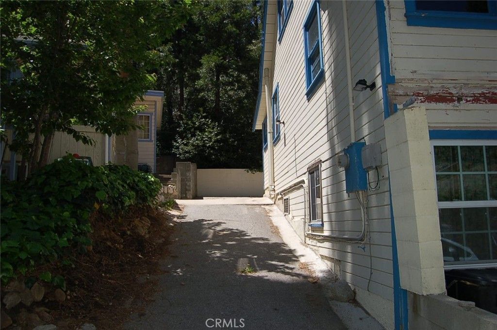 690 Ca-138, Crestline, CA 92325 Main Photo