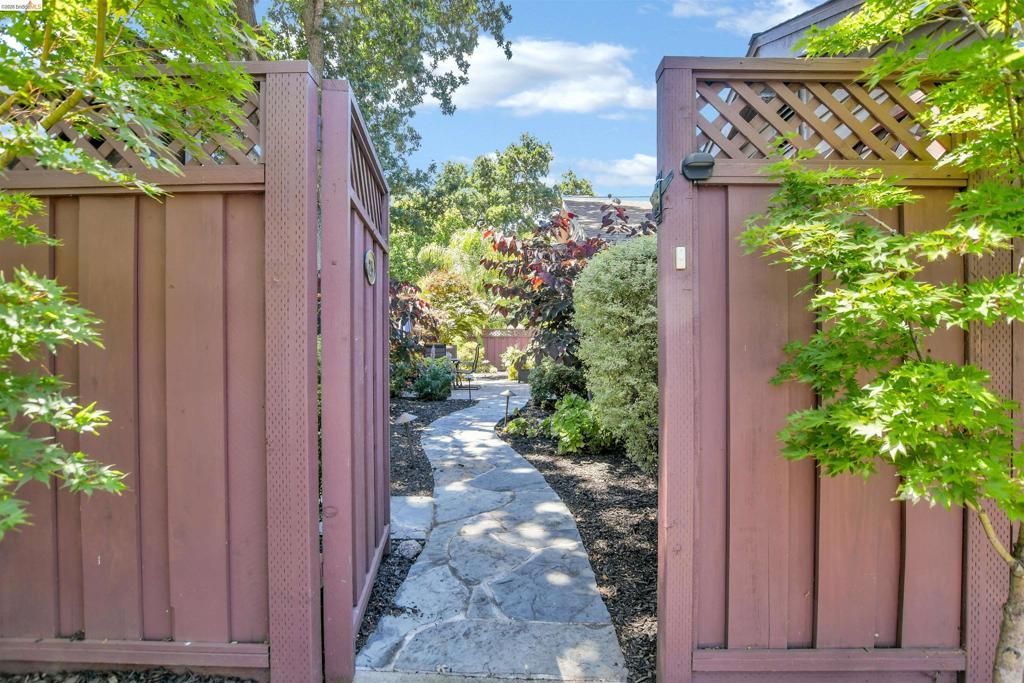 215 Charter Oak Circle, Walnut Creek, CA 94597 Main Photo