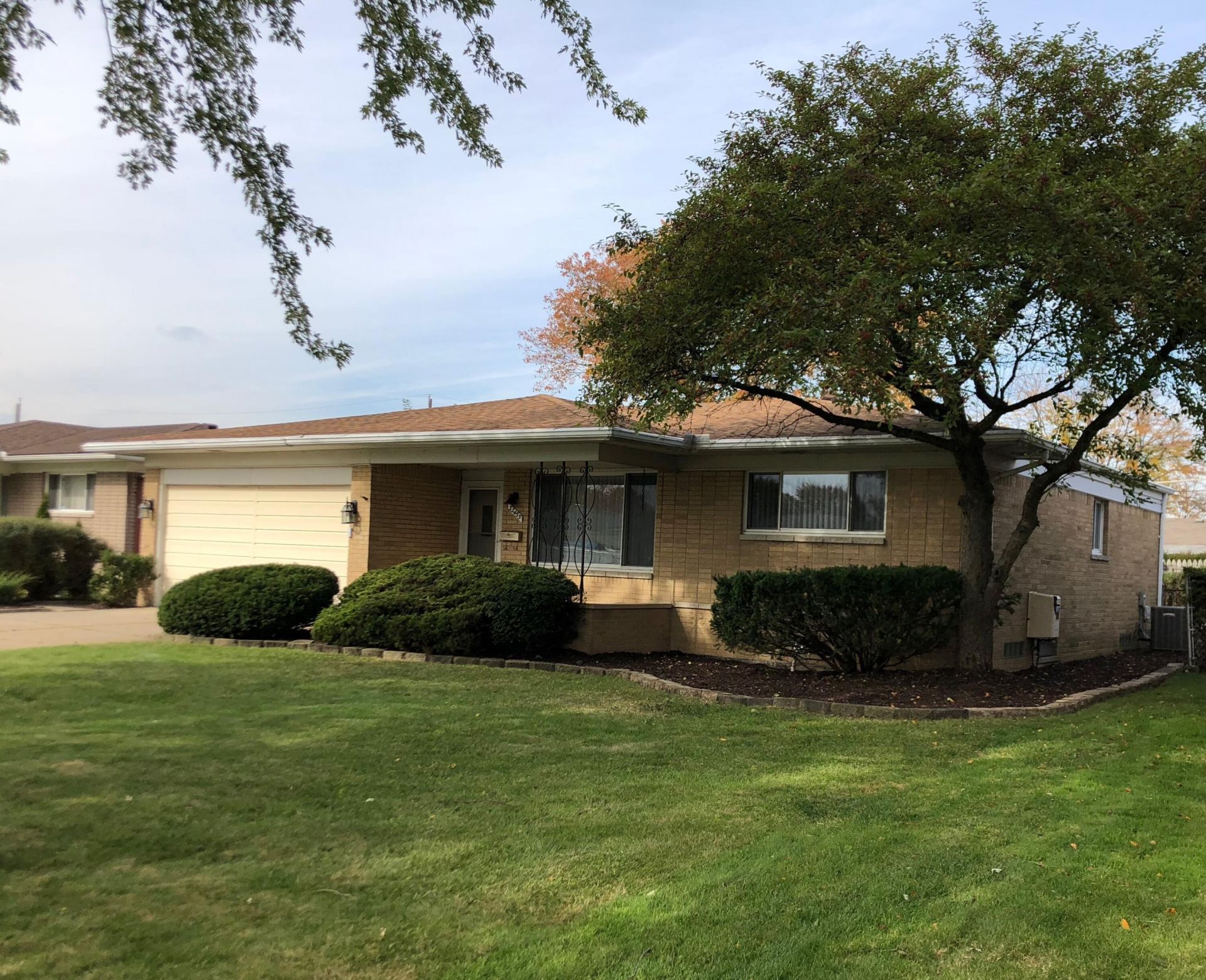 33455 Elgin Court, Sterling Heights, MI 48310 Main Photo