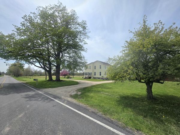 8884 S Townhall Road, Sheridan, MI 48884