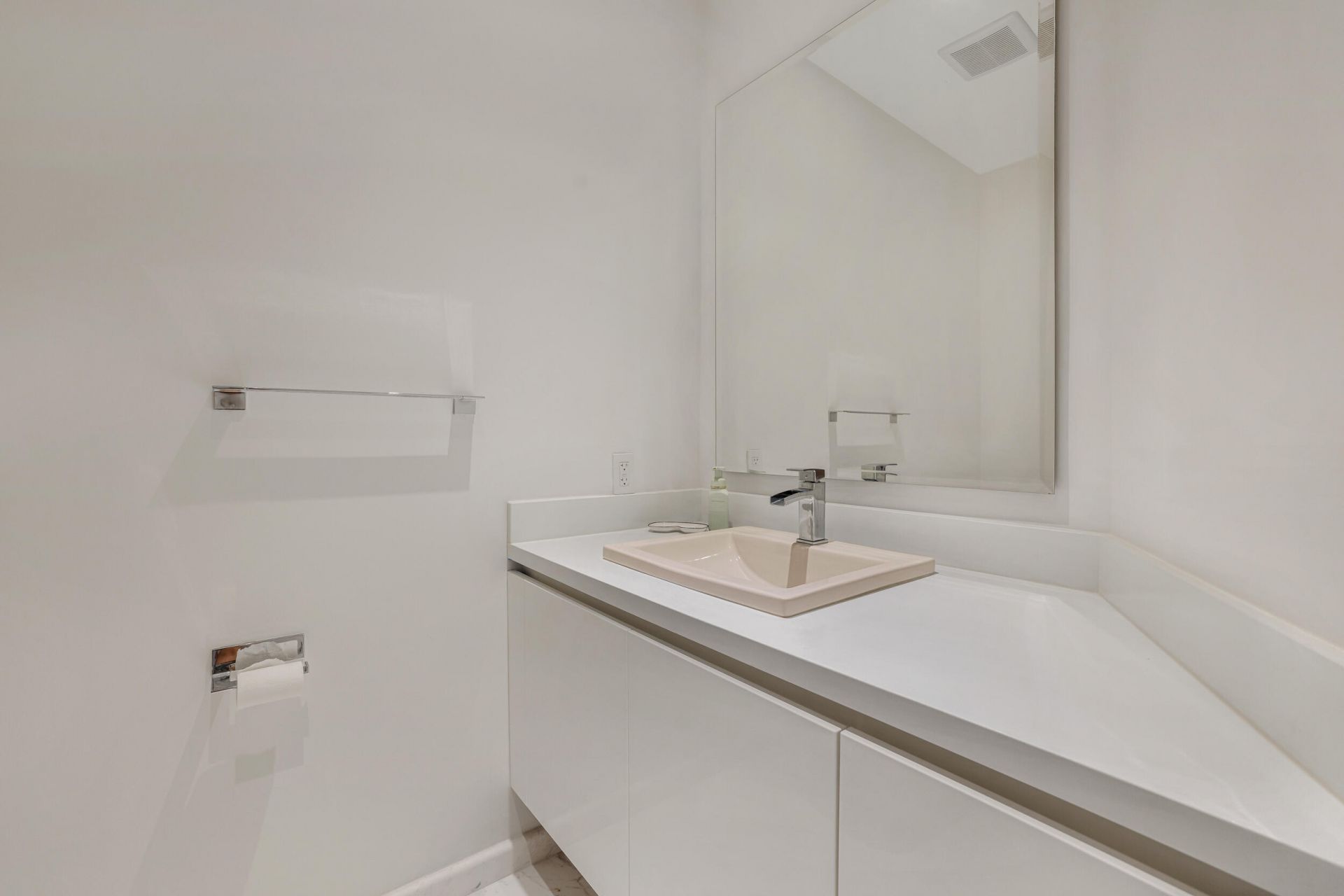 701 N Fort Lauderdale Beach Boulevard, Unit 406, Fort Lauderdale, FL 33304 Photo