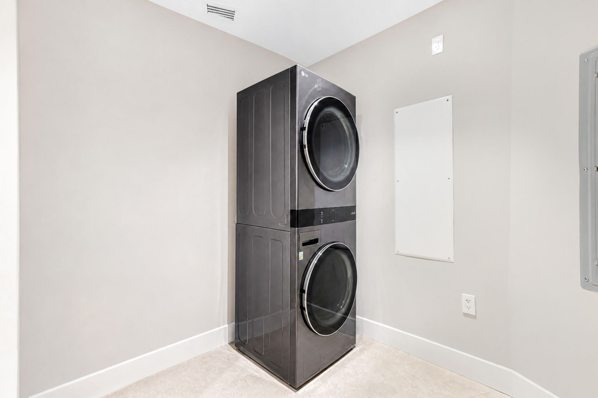 701 N Fort Lauderdale Beach Boulevard, Unit 406, Fort Lauderdale, FL 33304 Photo